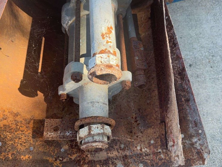 gilbert&barker-visible-pump-image-5