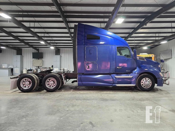 2015-kenworth-t680-image-6