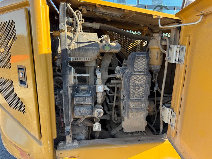 2020-caterpillar-306-image-30