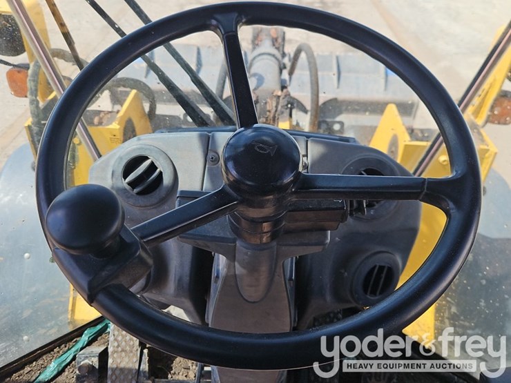 2019-deere-444k-image-21