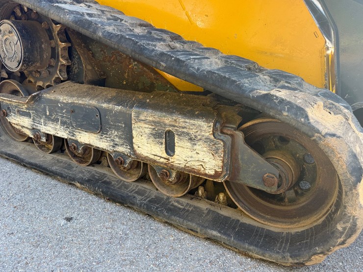 2021-deere-325g-image-18