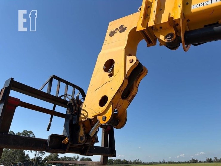 2017-jcb-512-56-image-18