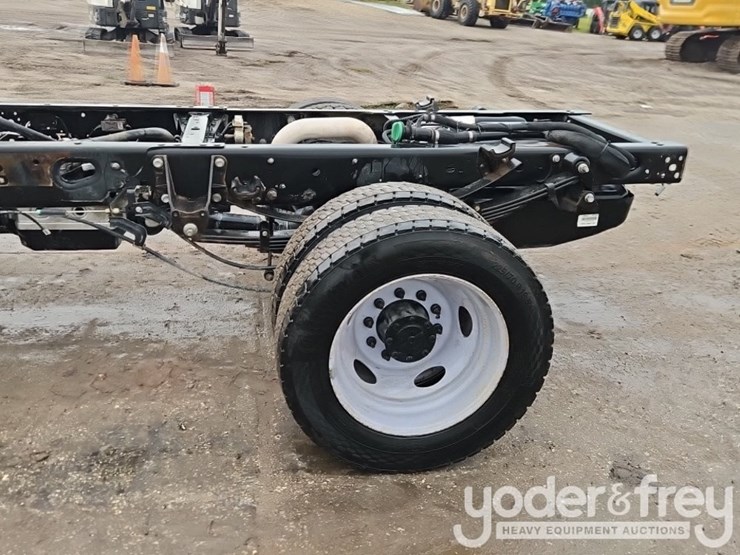 2018-ford-f550-image-11