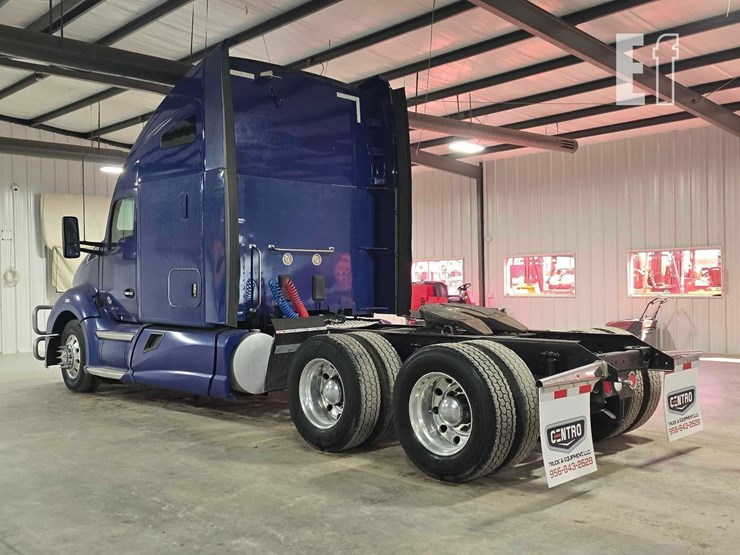 2015-kenworth-t680-image-4
