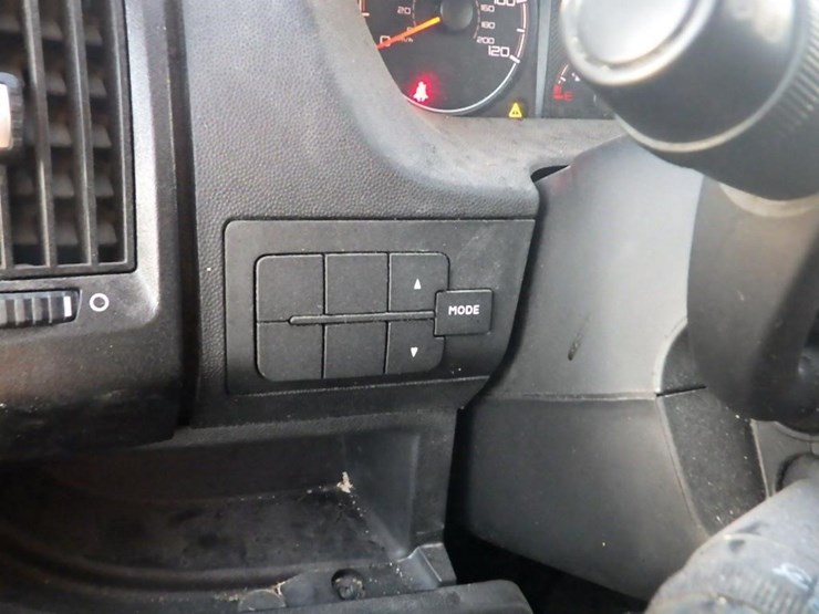 2021-dodge-3500-image-30