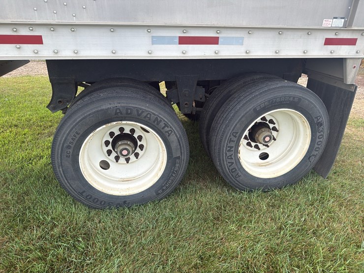 2015--mauer-36’-grain-hopper-w/-shurco-4500-series-electric-tarp,-ag-hoppers,-aluminum,-one-owner-trailer-image-7