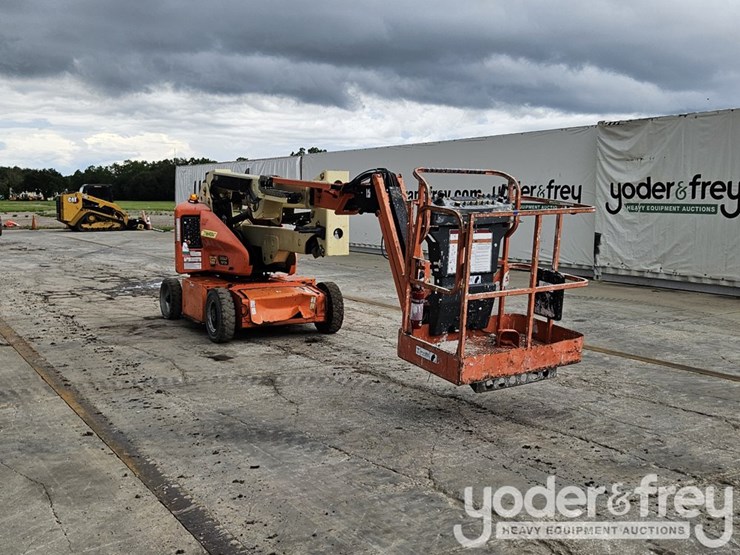 2015-jlg-e400ajpn-image-4