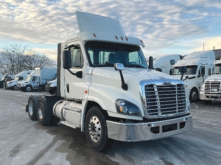 2019-freightliner-cascadia-125-image-1