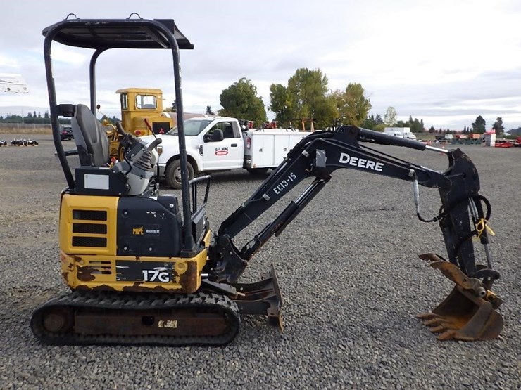 2017-deere-17g-image-6