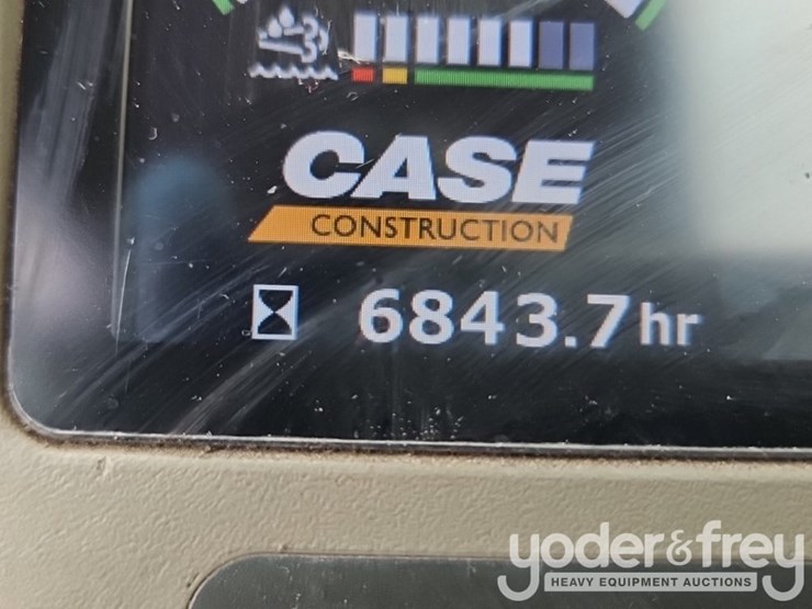 2016-case-cx300d-image-38