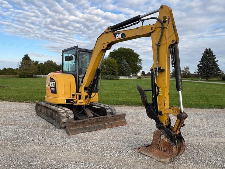 2014-caterpillar-305-image-3