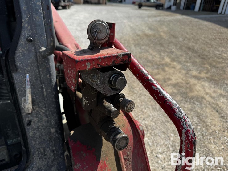2013-takeuchi-tl8-image-11