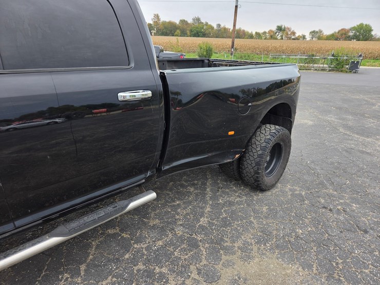 2015-dodge-3500-image-10