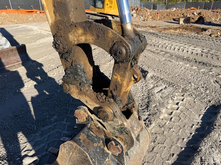 2020-caterpillar-306-image-28