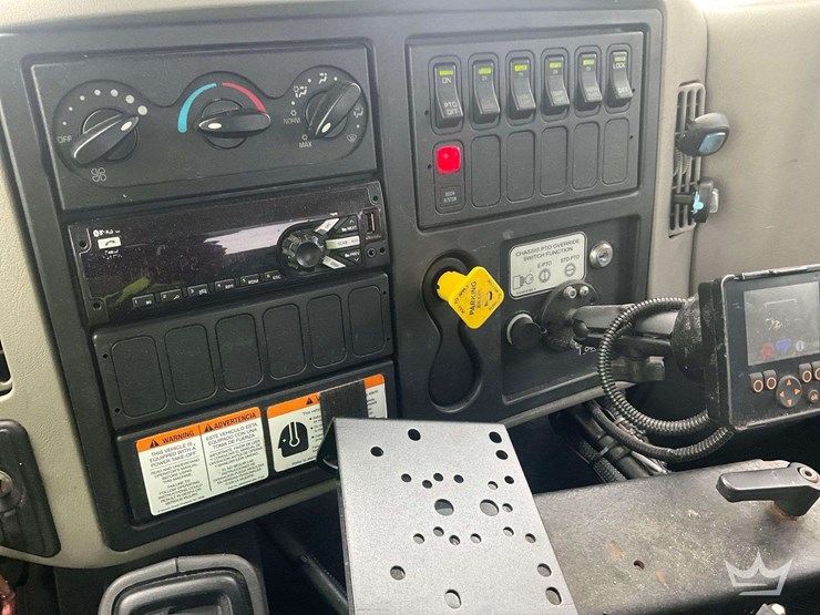 2015-international-durastar-4300-image-15