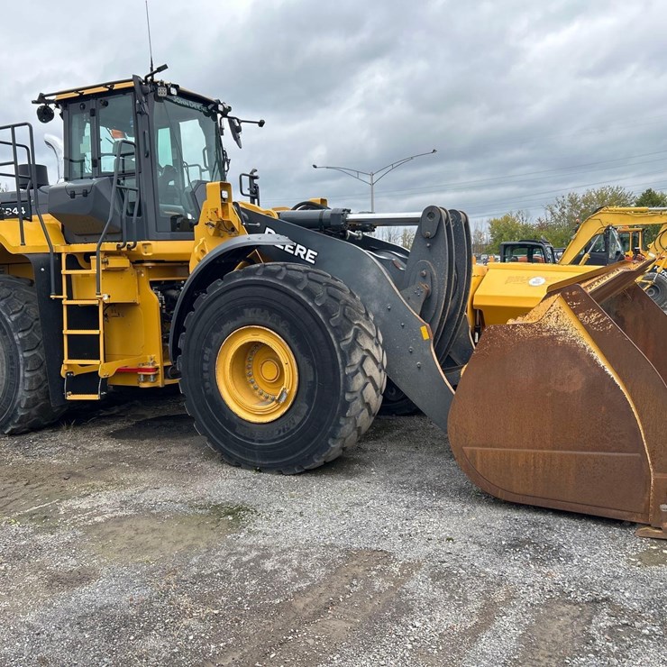 2024 DEERE 844 P-TIER