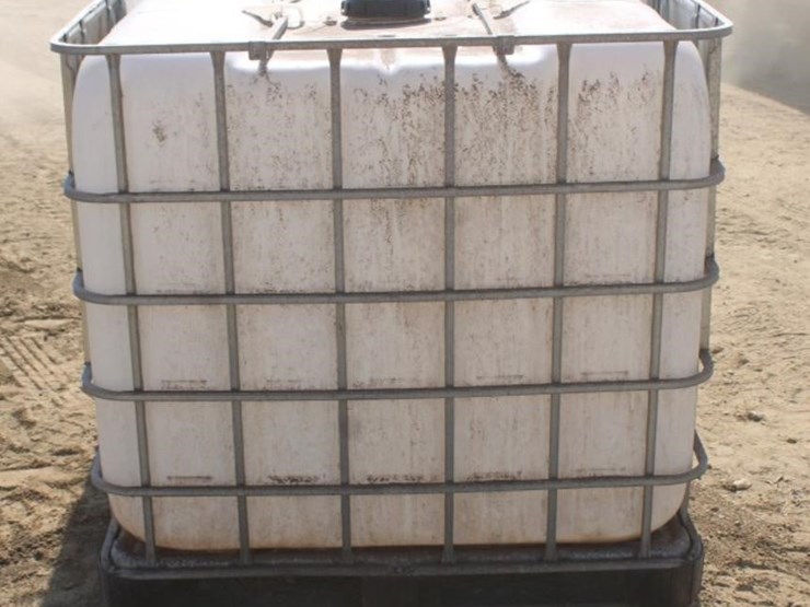 poly-tanks-in-cages-image-4