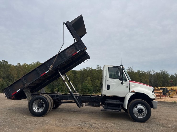 2006-international-durastar-4400-image-32