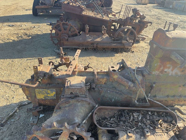 caterpillar-2-ton-image-8
