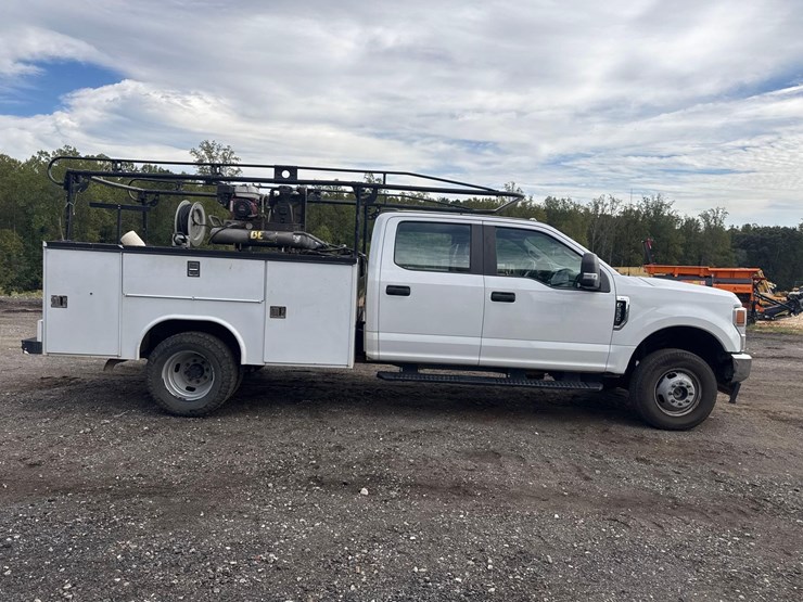 2020-ford-f350-xl-image-8
