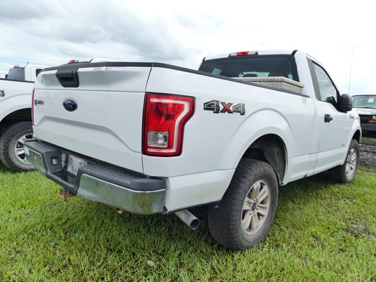 2015-ford-f150-xl-image-3