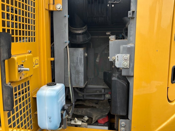 2023-deere-135-p-tier-image-48