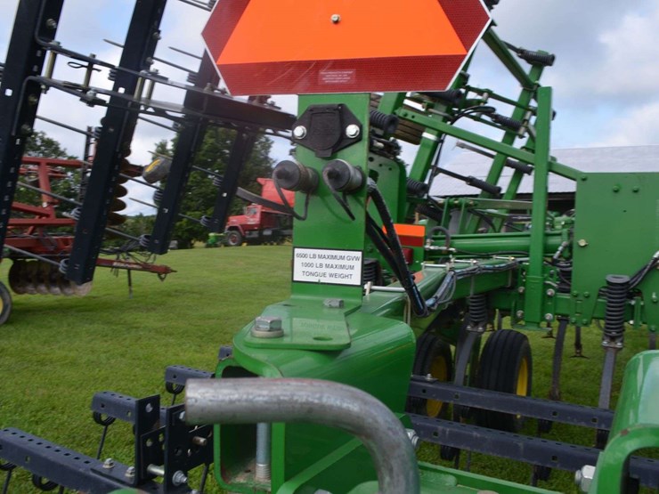 john-deere-2210l-image-10