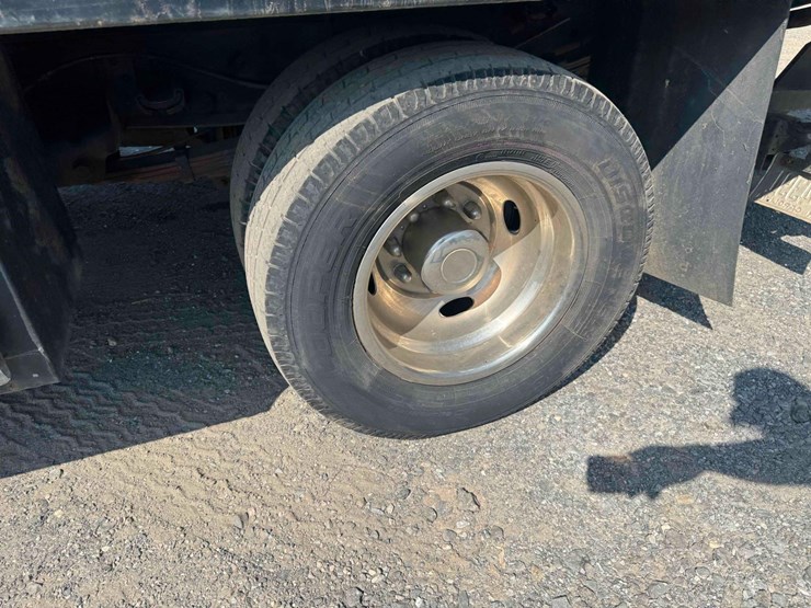 2011-ford-f350-image-14