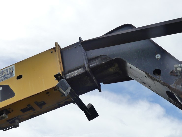 2014-caterpillar-tl943c-image-9