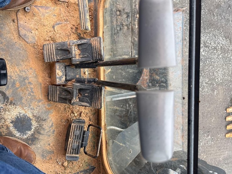 2019-deere-85g-image-29