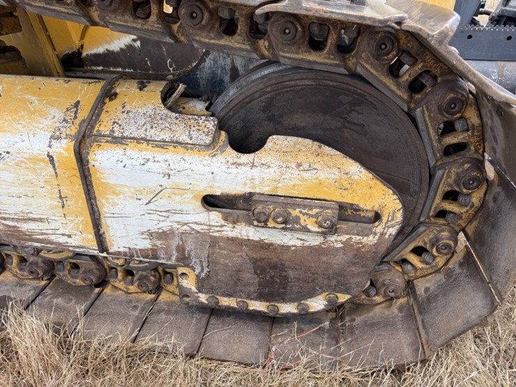 2023-deere-750l-xlt-image-12