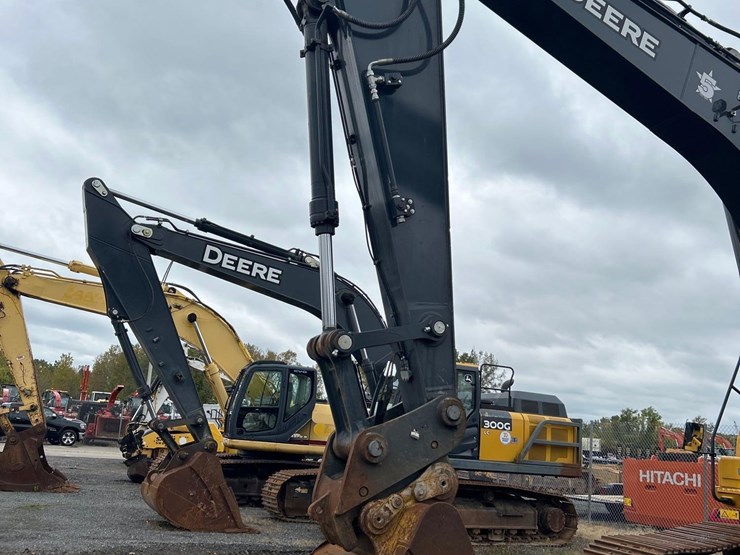 2024-john-deere-350-image-71