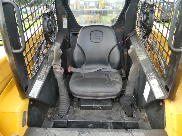 deere-270-image-13
