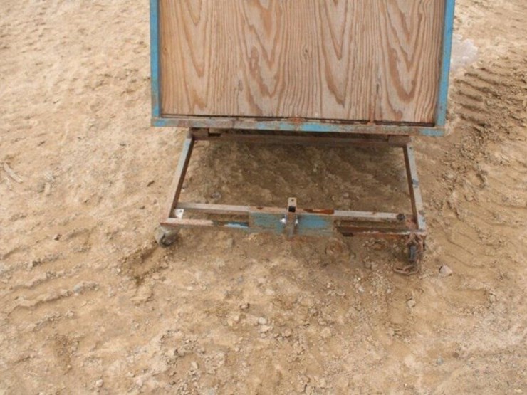 45"-x-36''-x-33"-homemade-livestock-feeder-box-image-7