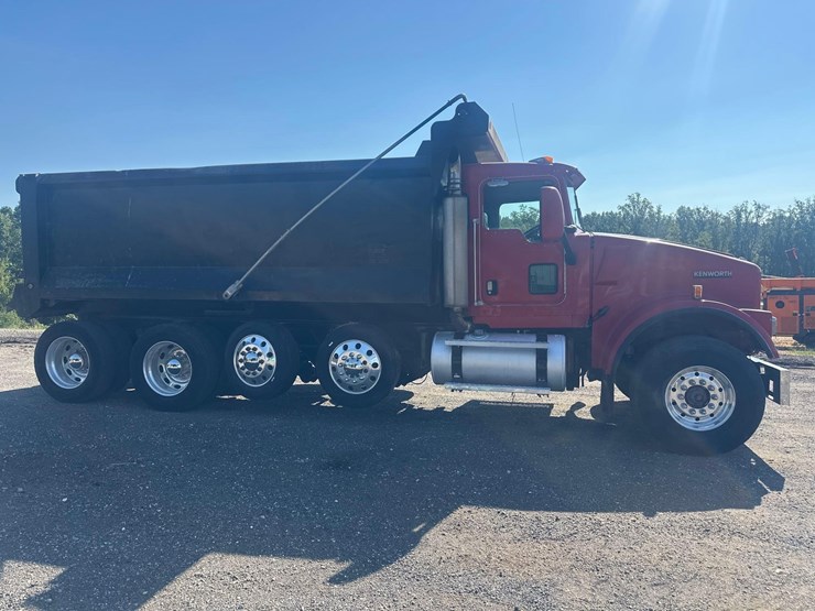2004-kenworth-w900-image-11