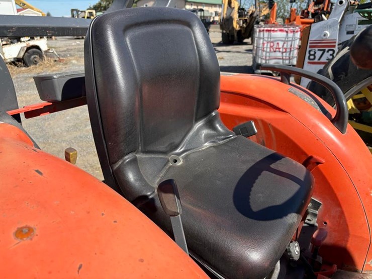 kubota-l3301-image-14
