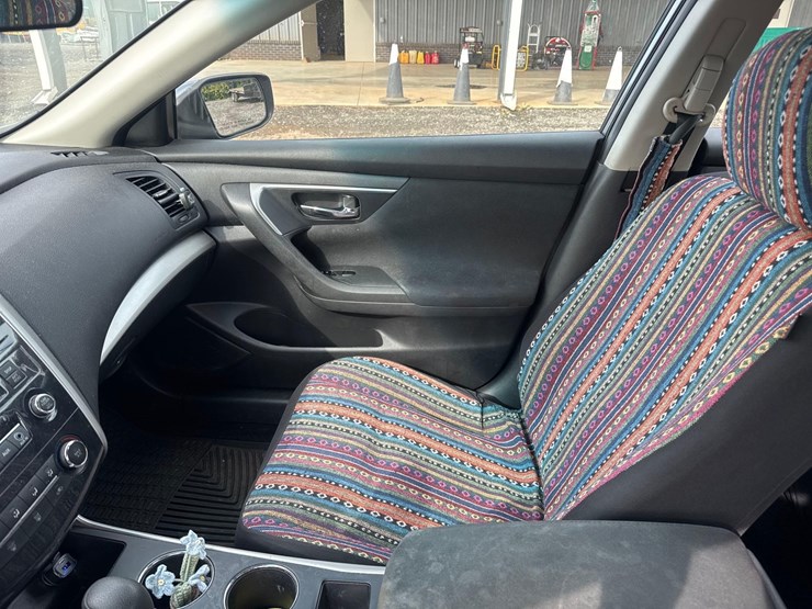 2015-nissan-altima-passenger-car-image-21