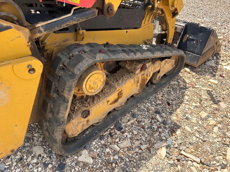 2019-caterpillar-249d-image-15