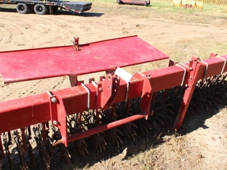 3-point-case-ih-15ft-6-row-rotary-hoe-image-9