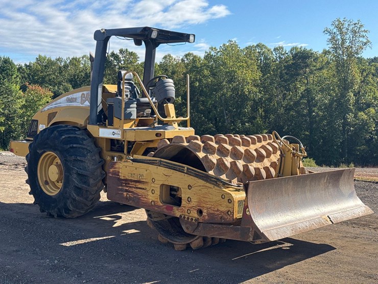 2006-caterpillar-cp-563e-image-9
