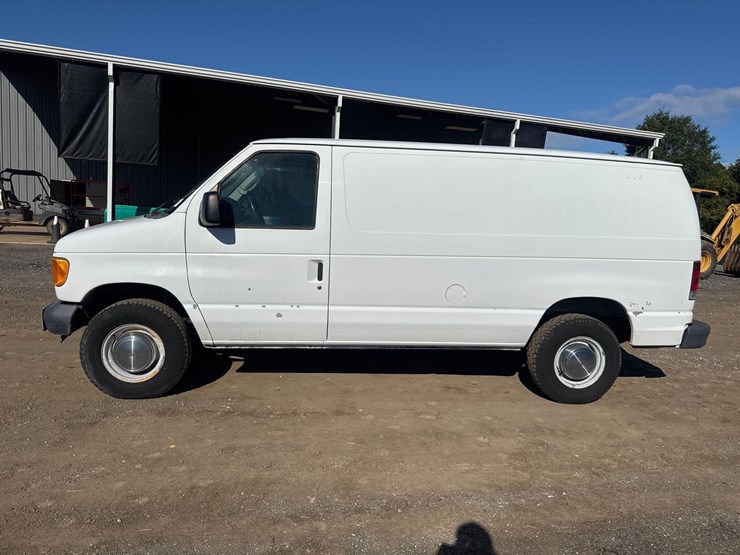 2006-ford-e350-image-2