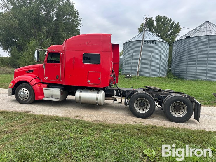 2012-peterbilt-386-image-8