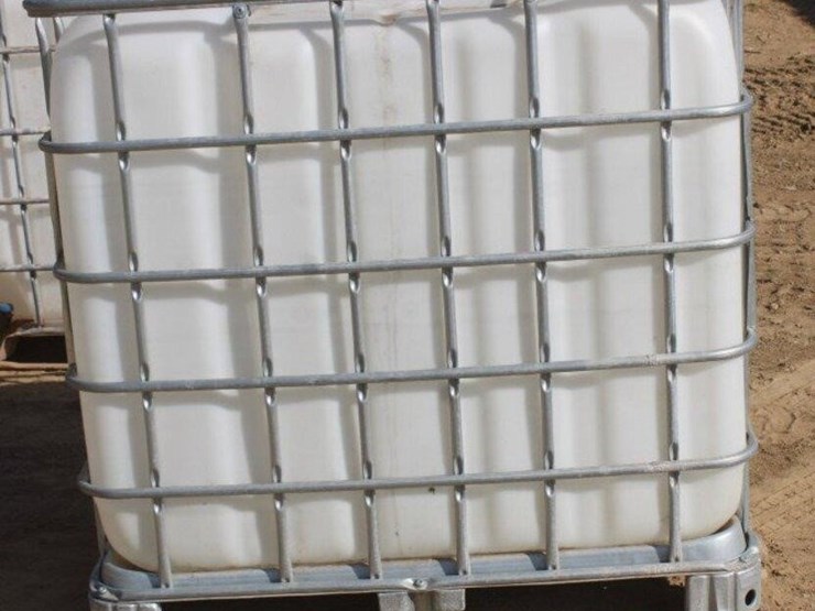 poly-tanks-in-cages-image-3