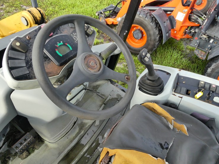 caterpillar-908h2-image-13