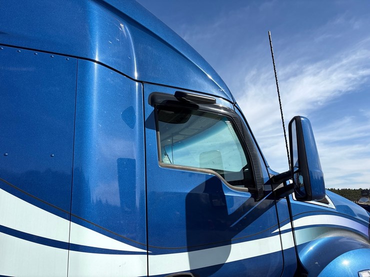 2018-kenworth-t680-image-27
