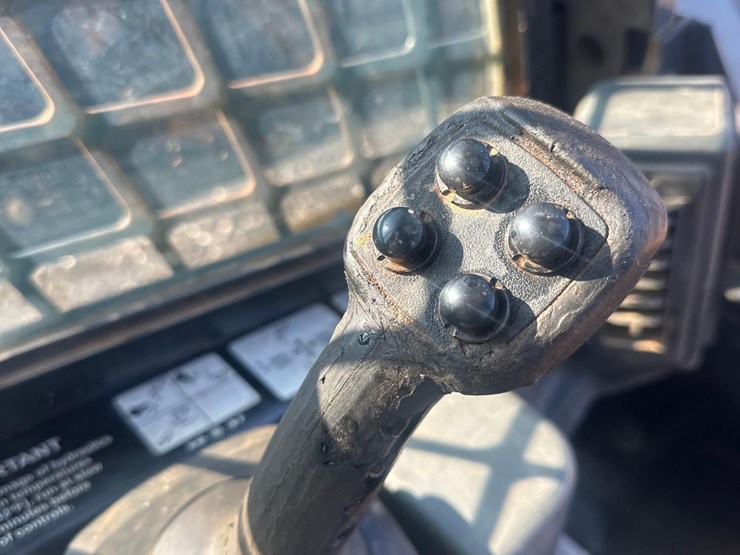 2019-deere-333g-image-22