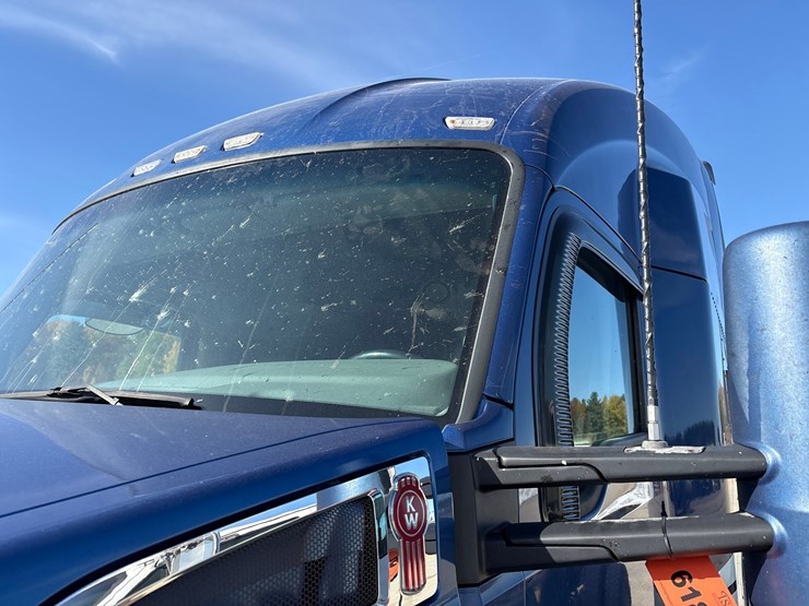 2018-kenworth-t680-image-11