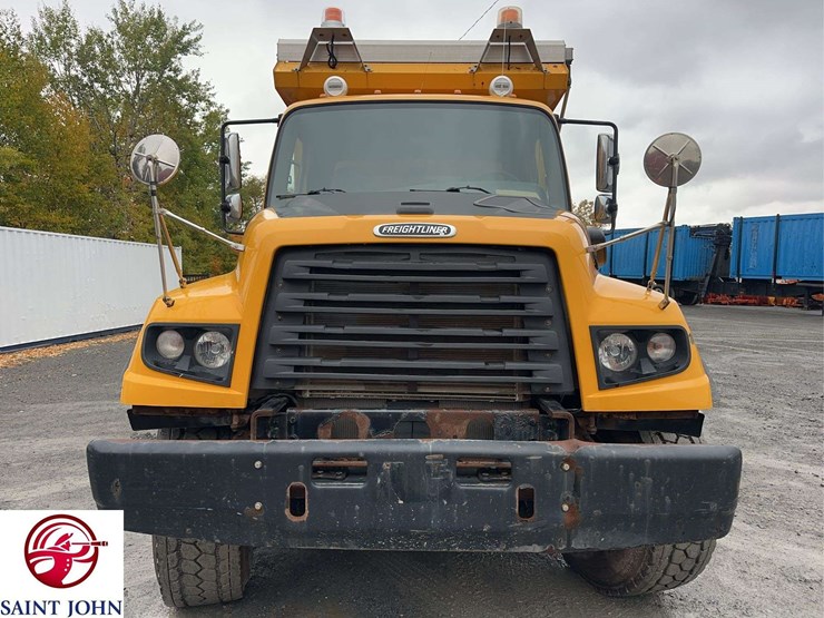 2014-freightliner-114sd-image-2