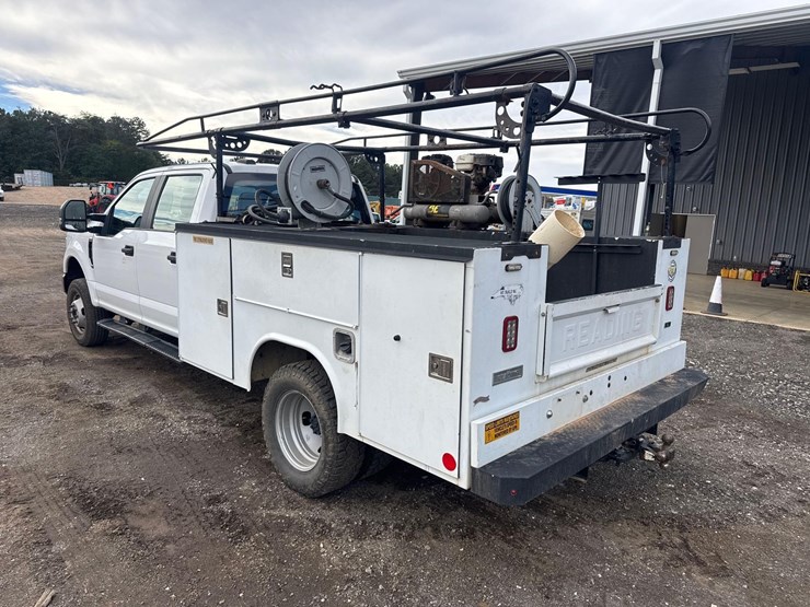 2020-ford-f350-xl-image-4