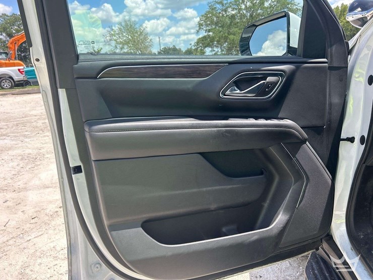2023-chevrolet-tahoe-image-12
